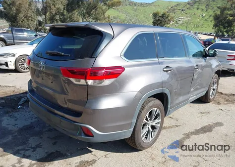 2019 Toyota Highlander Le z USA, uszkodzony, nr VIN 5TDZZRFH9KS307374